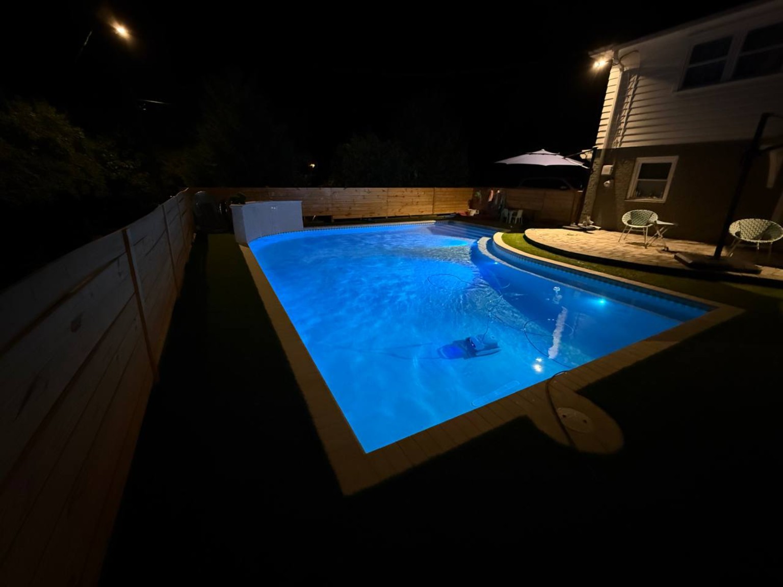 Freeform pool water feature close-up